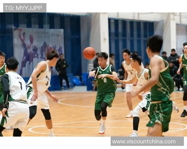 当足球球星亲手赠送球衣引发球迷热泪与体育精神的感人瞬间